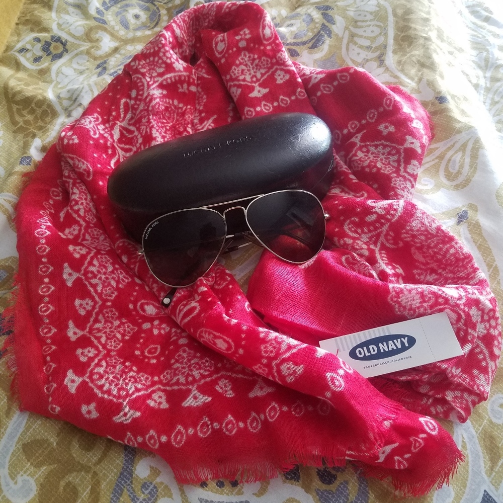 Old Navy NWT Printed Red Paisley Acrylic Scarf